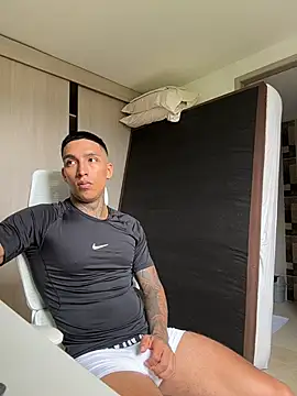 Snapshot of sendfer chatting on 02.06.26 sendfer online show from 02.06.26