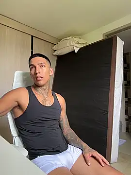 Snapshot of sendfer chatting on 02.10.26 sendfer online show from 02.10.26