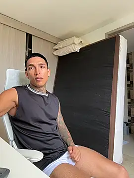 Snapshot of sendfer chatting on 02.15.26 sendfer online show from 02.15.26