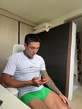 Snapshot of sendfer chatting on 02.19.26 sendfer online show from 02.19.26