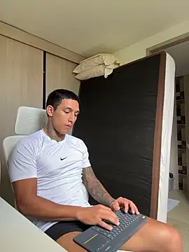 Snapshot of sendfer chatting on 02.26.26 sendfer online show from 02.26.26