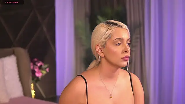 VictoriaMorrone online show from 03.01.25