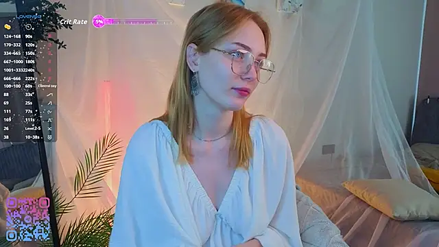 Snapshot of SoniaScott chatting on 09.16.25 SoniaScott online show from 09.16.25