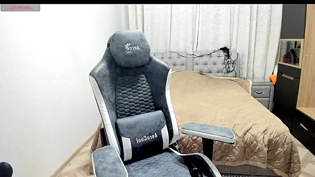 rocky foxy online show from 12.18.24