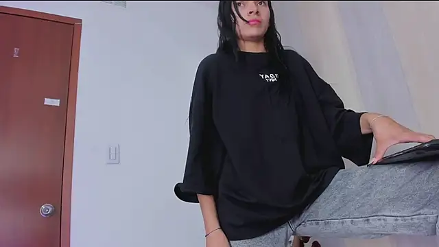  shantal smith online show from 03.06.25