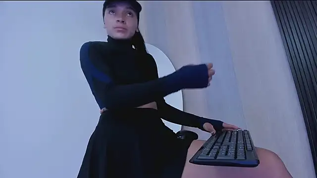  shantal smith online show from 03.07.25