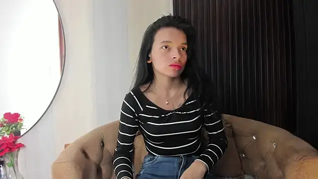 Snapshot of _shantal_smith chatting on 03.23.26 shantal smith online show from 03.23.26