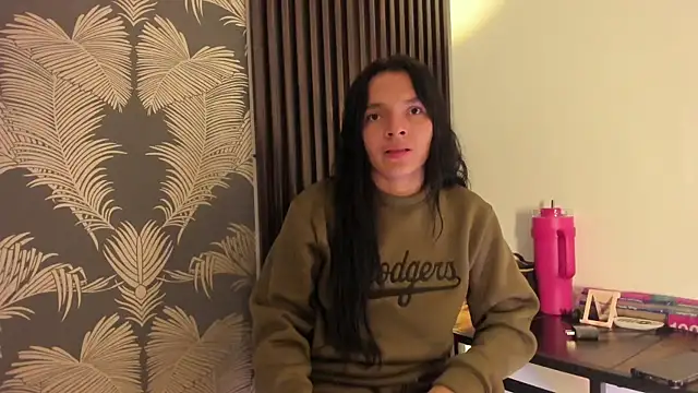 Snapshot of _shantal_smith chatting on 04.15.26 shantal smith online show from 04.15.26