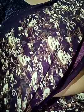 Hotmohni online show from 02.18.25