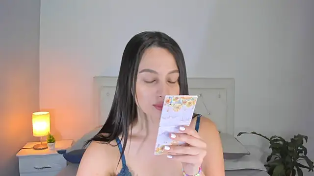 Snapshot of MELISSA_ALVAREZ chatting on 10.12.25 MELISSA ALVAREZ online show from 10.12.25