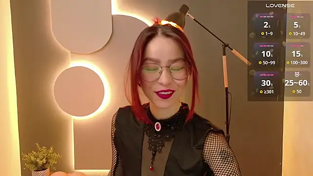 Snapshot of rosse_98_ chatting on 10.17.25 rosse 98 online show from 10.17.25