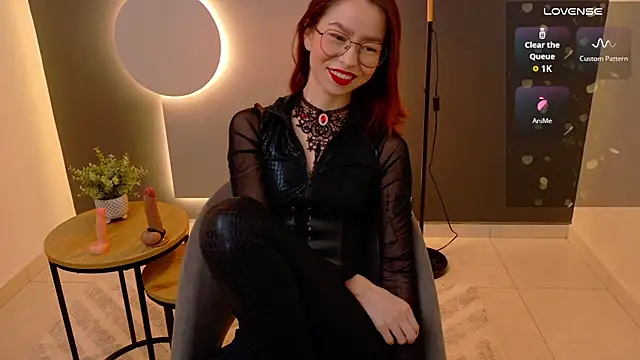 Snapshot of rosse_98_ chatting on 10.18.25 rosse 98 online show from 10.18.25