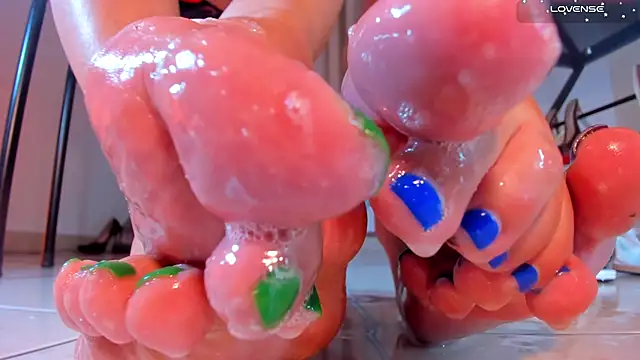 Snapshot of Katherinlevinee1 chatting on 10.30.25 Katherinlevinee1 online show from 10.30.25