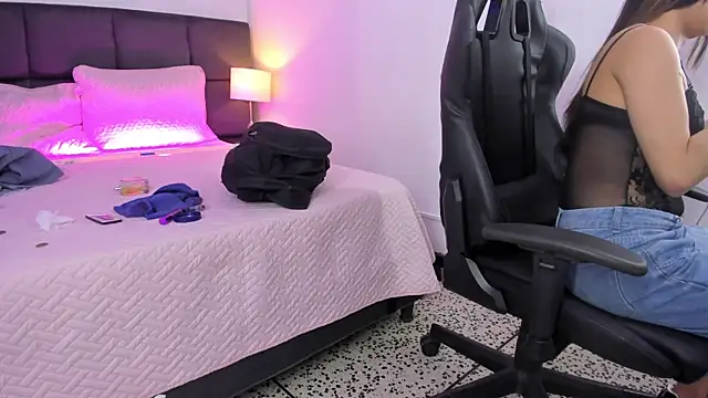 Megan Miles02 online show from 03.16.25