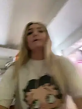 Snapshot of antonella87 chatting on 12.29.24 antonella87 online show from 12.29.24