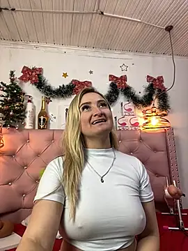 Snapshot of antonella87 chatting on 01.10.25 antonella87 online show from 01.10.25