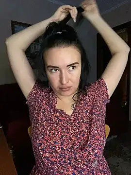 Snapshot of Roxana_Bell chatting on 04.19.26 Roxana Bell online show from 04.19.26