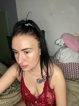 Snapshot of Roxana_Bell chatting on 04.27.26 Roxana Bell online show from 04.27.26