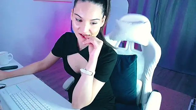 AmbraEnms online show from 03.22.25