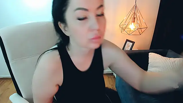 LayaFlow online show from 03.04.26