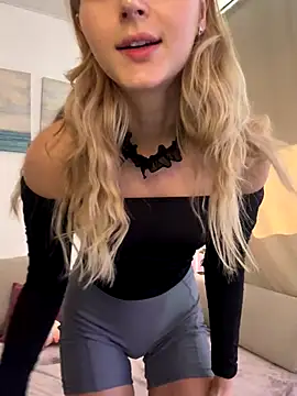 LunaRase online show from 10.02.25