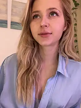 LunaRase online show from 10.05.25