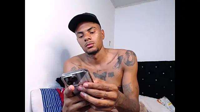 Snapshot of TysonWalkers chatting on 12.15.24 TysonWalkers online show from 12.15.24