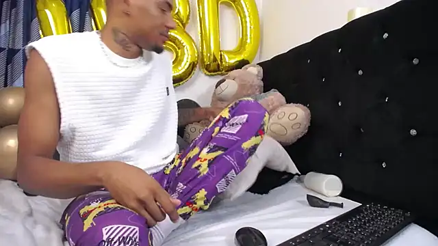 Snapshot of TysonWalkers chatting on 12.30.24 TysonWalkers online show from 12.30.24