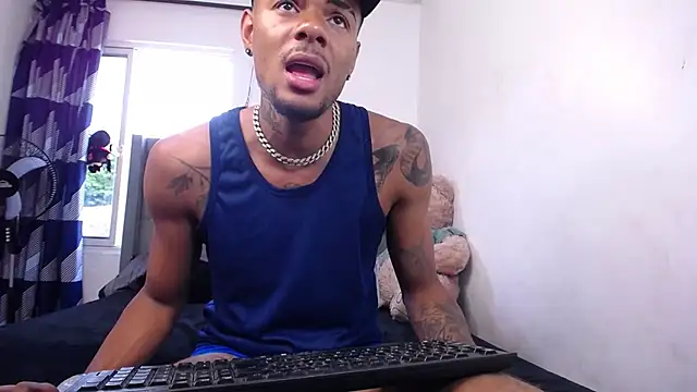 Snapshot of TysonWalkers chatting on 01.13.25 TysonWalkers online show from 01.13.25