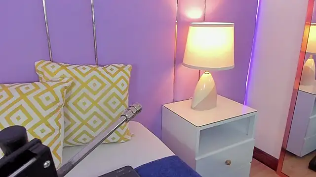 SophyRuiz  online show from 04.10.26