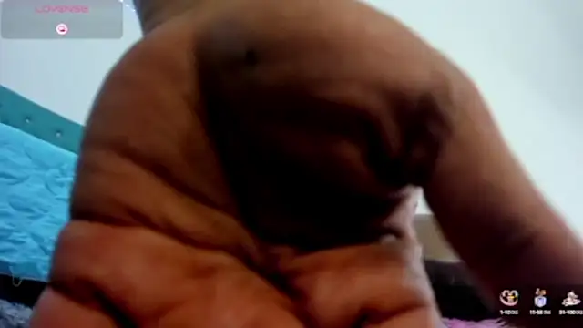 Snapshot of TIINABELL chatting on 12.31.24 TIINABELL online show from 12.31.24