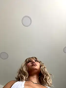 Snapshot of exoticcute chatting on 11.02.25 exoticcute online show from 11.02.25