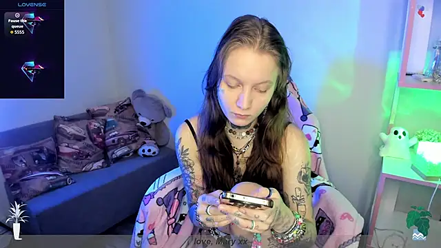 Mary Xextra online show from 10.31.25