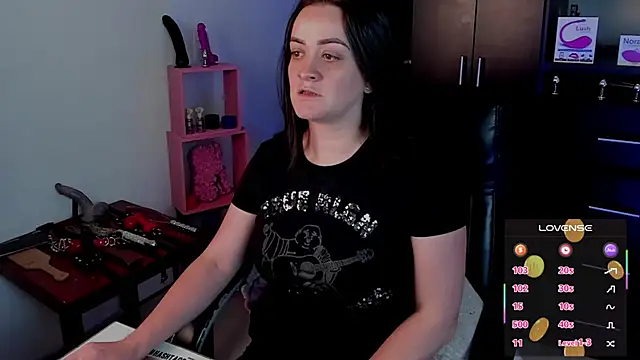 sara goodgirl13 online show from 10.18.25