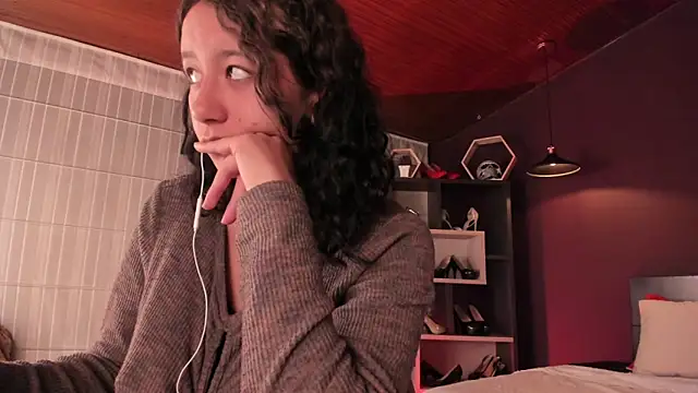 Snapshot of Moony_14 chatting on 05.05.26 Moony 14 online show from 05.05.26