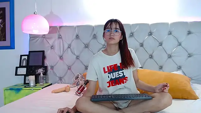 MelodyMansson online show from 01.06.25