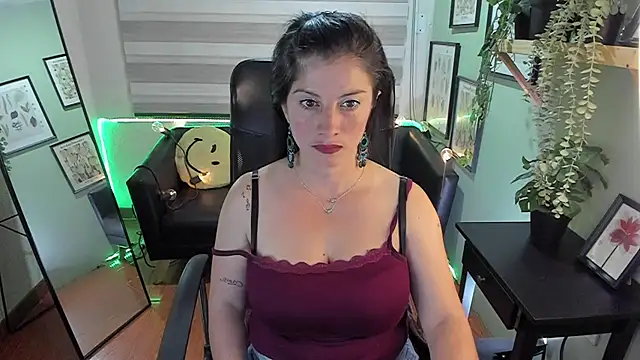 Snapshot of Aliiz_01 chatting on 07.24.26 Aliiz 01 online show from 07.24.26