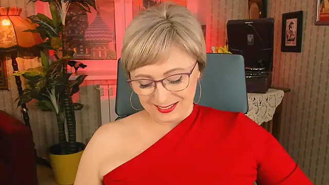 Snapshot of sugar_vivien chatting on 02.12.25 sugar vivien online show from 02.12.25