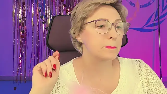 Snapshot of sugar_vivien chatting on 02.19.25 sugar vivien online show from 02.19.25