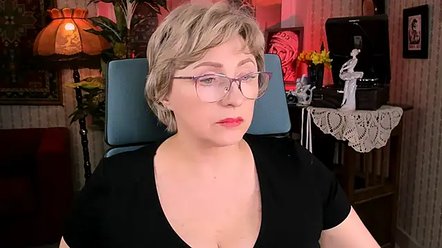 Snapshot of sugar_vivien chatting on 02.20.25 sugar vivien online show from 02.20.25