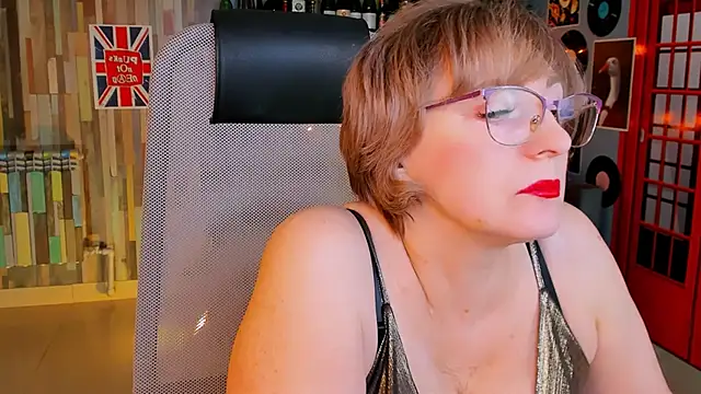 Snapshot of sugar_vivien chatting on 12.03.25 sugar vivien online show from 12.03.25