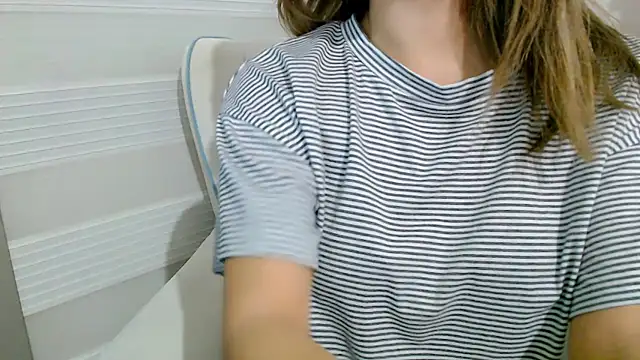 Topmodell online show from 01.18.25