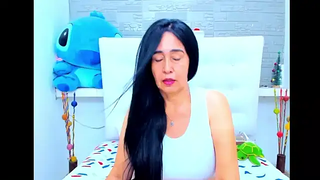 Snapshot of HorniestMilf chatting on 02.03.25 HorniestMilf online show from 02.03.25