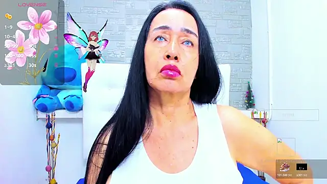 Snapshot of HorniestMilf chatting on 10.24.25 HorniestMilf online show from 10.24.25