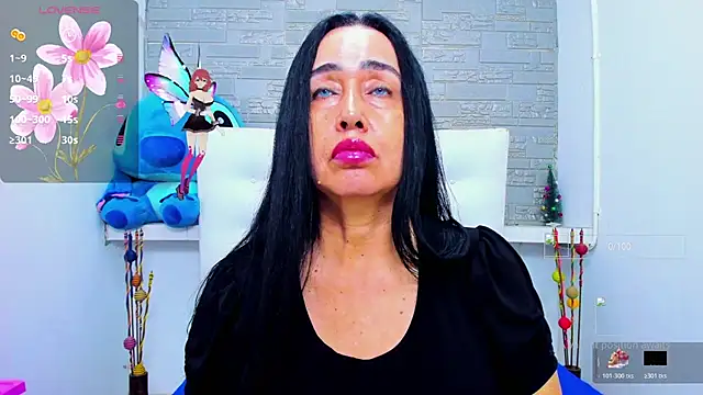 Snapshot of HorniestMilf chatting on 10.31.25 HorniestMilf online show from 10.31.25