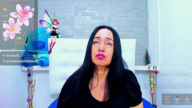 Snapshot of HorniestMilf chatting on 11.05.25 HorniestMilf online show from 11.05.25