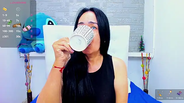 Snapshot of HorniestMilf chatting on 11.14.25 HorniestMilf online show from 11.14.25