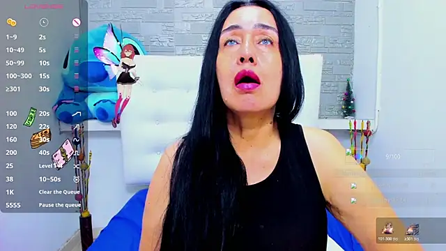 Snapshot of HorniestMilf chatting on 11.17.25 HorniestMilf online show from 11.17.25