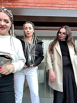 Snapshot of TwixCouple chatting on 11.06.25 TwixCouple online show from 11.06.25