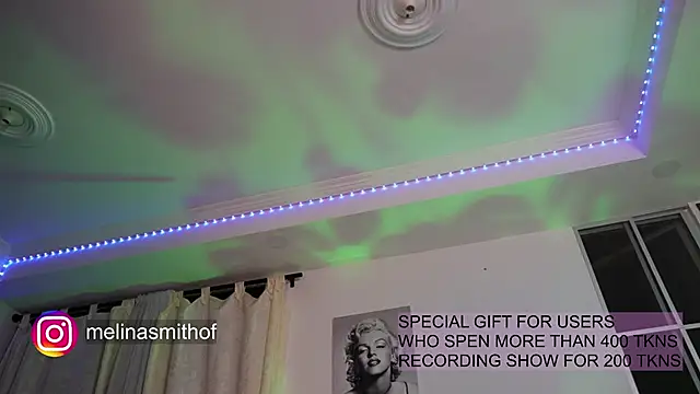 Snapshot of Melina-Smith chatting on 01.12.25 Melina-Smith online show from 01.12.25